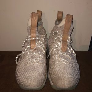 Lebron 15 ghost GS